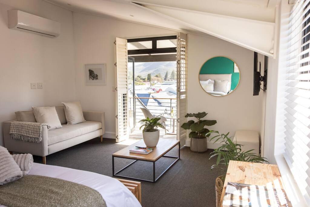 Hermanus Waterfront, Sea View Apartment With Balcony Eksteriør bilde